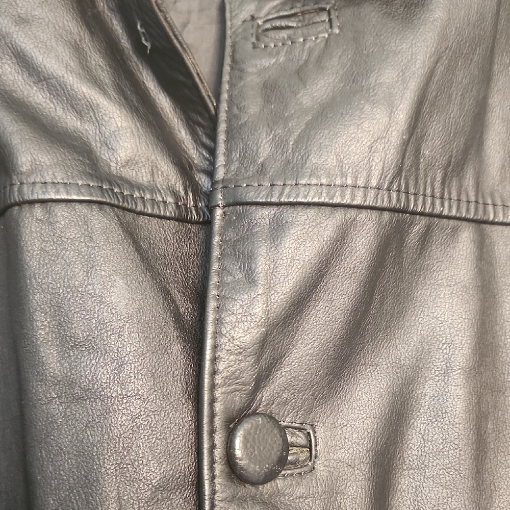 Men's Sleek Black Leather Jacket - Picture 3 of 13
